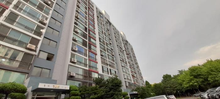 동축케이블과 엉킨 관로를 뚫어 벽 속으로 매립한 랜선 공사 | 연수동 대림아파트