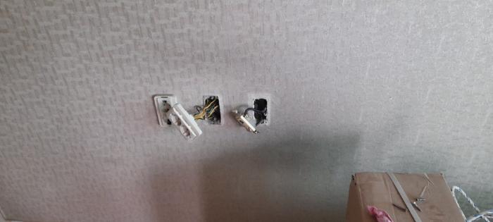 거실 TV 벽면 전화단자 부재를 안방 관로로 해결한 랜공사 | 부천 소사동 삼성두산아파트