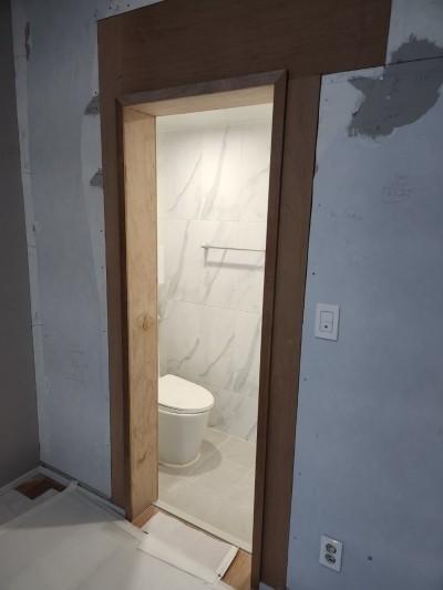 낡은 신발장과 문틀의 색을 지운 필름 시공 | 양천구 목동서로 젠트레빌 오피스텔