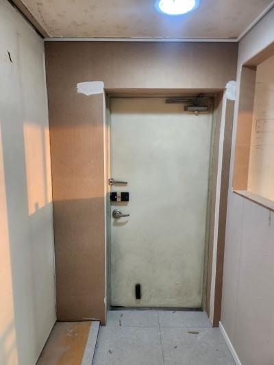방화문부터 붙박이장까지 톤을 맞춘 필름 리폼 | 성북구 월곡 대림 샹그레빌