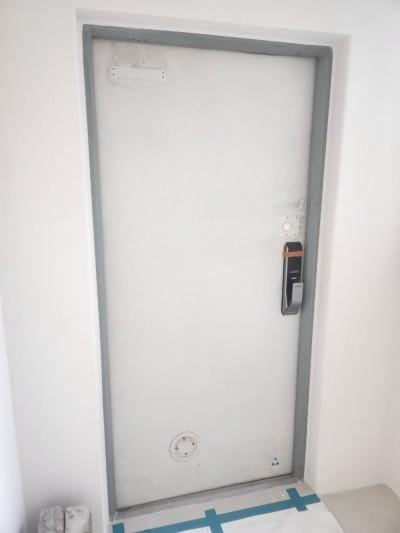 낡은 방화문과 문틀의 색을 바꾼 인테리어 필름 시공 | 시흥 매꼴마을 동양텍스빌