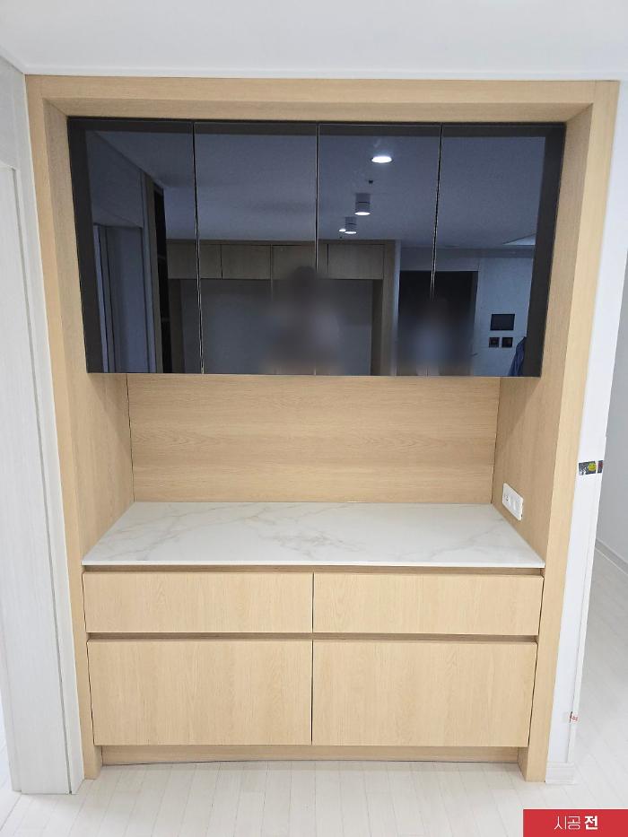 검은색 상부장과 샷시를 화이트스톤과 발렌무디크림으로 바꾼 집 | 춘천 중해마루힐포레스트