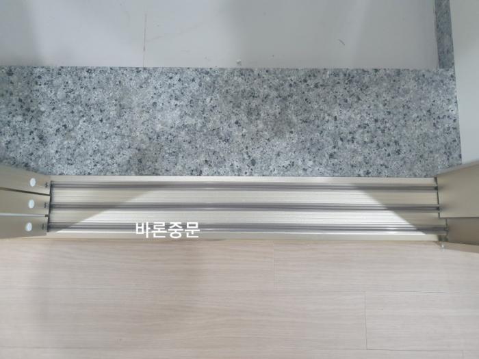 샴페인 골드 프레임과 워터 큐브 유리의 조합 | 평택 지제역 동문굿모닝힐맘시티