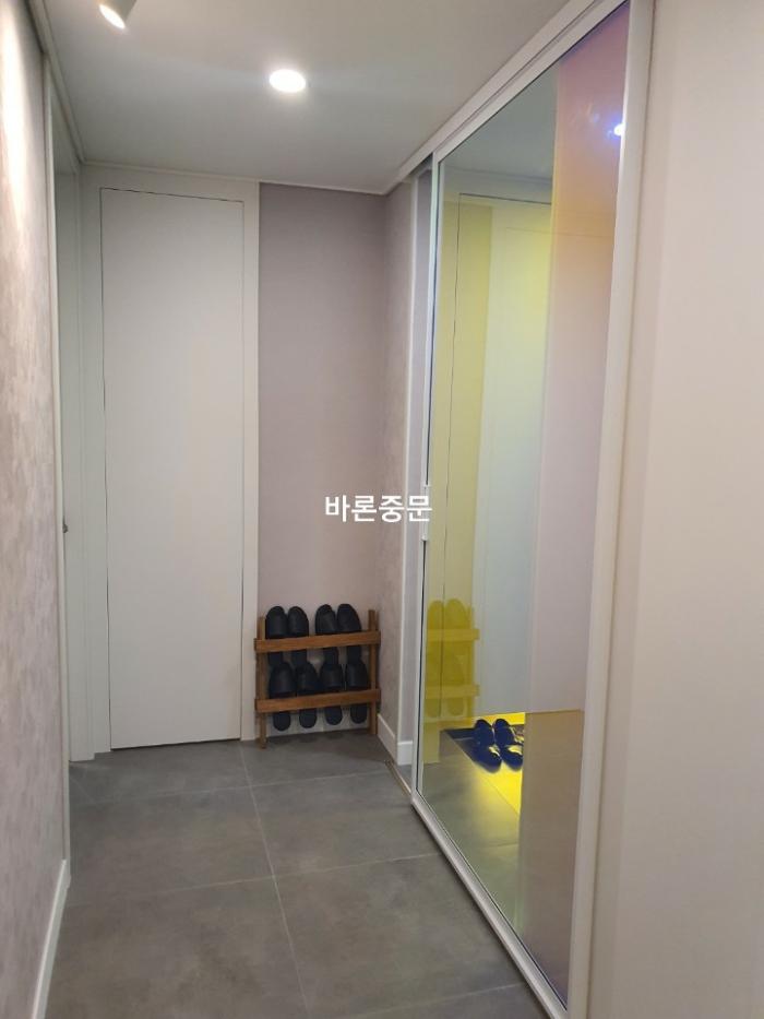 보는 각도에 따라 색이 변하는 레인보우유리의 매력 | 목동센트럴아이파크위브