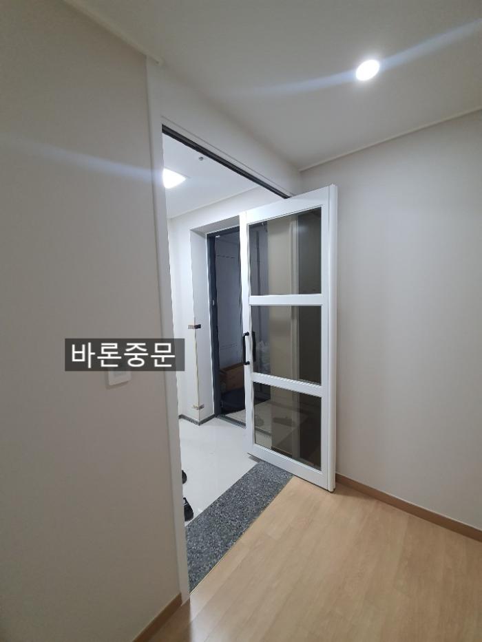 밀고 당기는 스윙도어와 브론즈유리의 조합 | 양주 옥정 더 파크포레