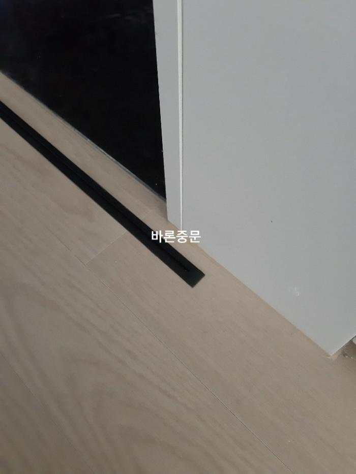 강화브론즈 유리를 더한 블랙 원슬라이딩 매립 중문 | 평택 지제역 동문굿모닝힐맘시티