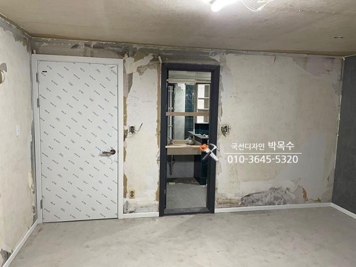 철거된 현관 벽면을 가벽으로 세우고 슬림 3연동 중문으로 마감한 | 등촌동 대림아파트