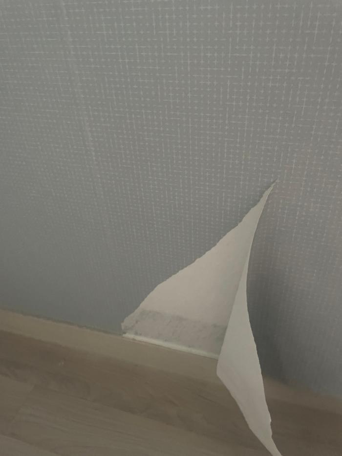 어두운 기본 벽지를 화이트톤으로 밝게 바꾼 집 | 힐스테이트봉담프라이드시티
