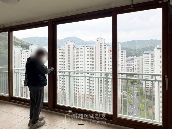 26T 로이유리 창호로 완성한 단열과 채광 가득한 집