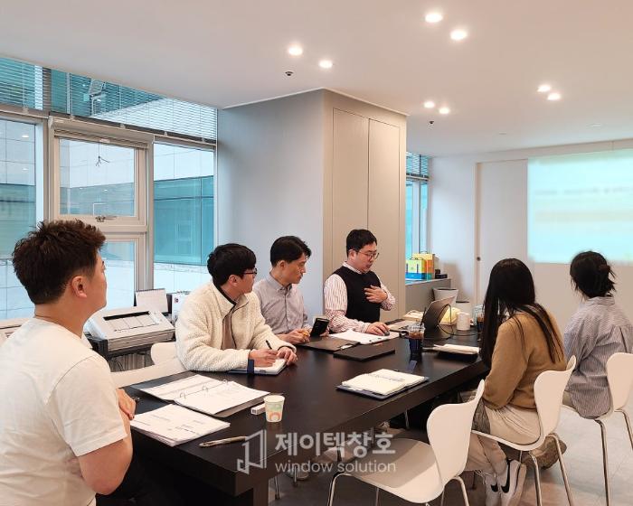 현장 상황에 맞는 최적의 설치 방법을 즉각적으로 논의하며 진행합니다