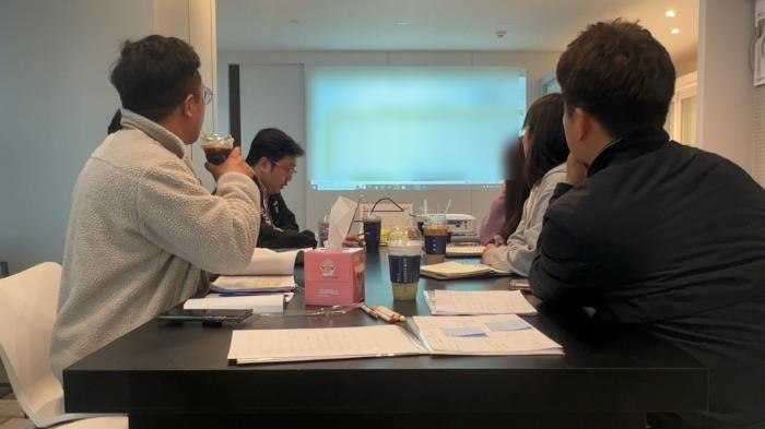 KCC 샷시 프레임 두께가 결정적인 이유