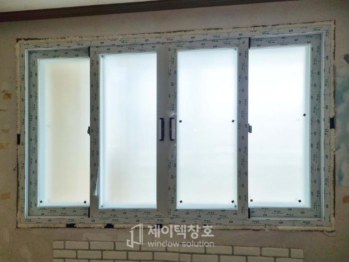 30년 된 알루미늄 샷시를 걷어내고 로이유리로 채운 집 | 양산 새진흥5차