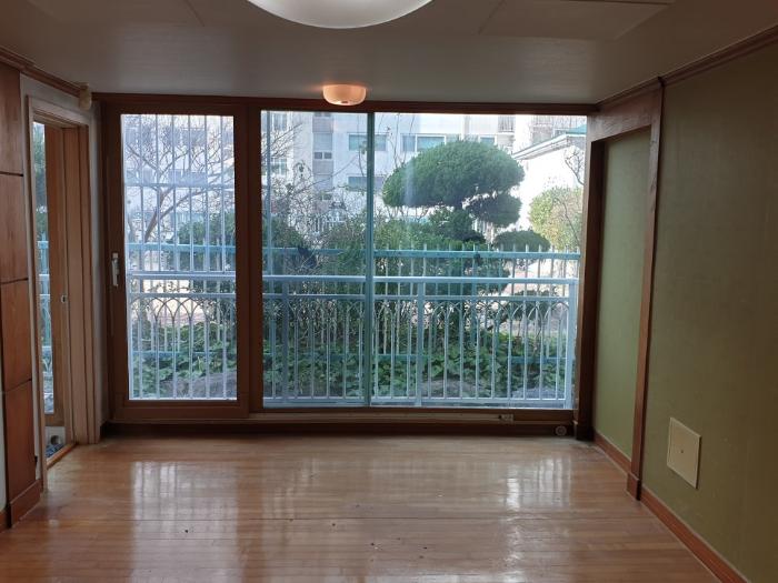 강풍에 흔들리던 낡은 창호를 화이트 샷시로 교체 | 해운대구 경동 메르빌아파트