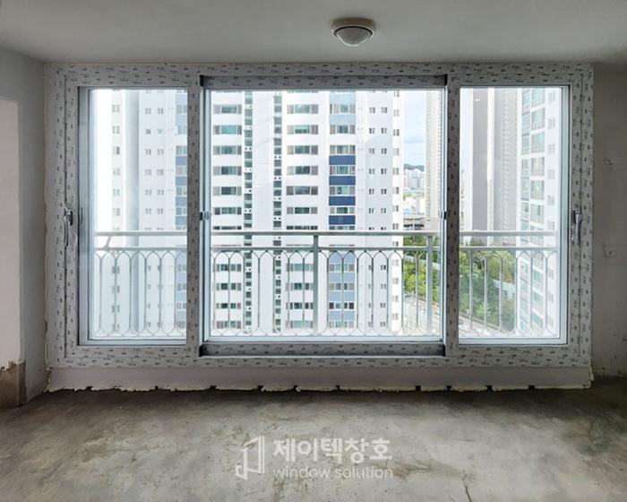 불투명했던 주방창을 클렌체 시스템창으로 바꾼 남천동원로얄듀크 | 부산 수영구