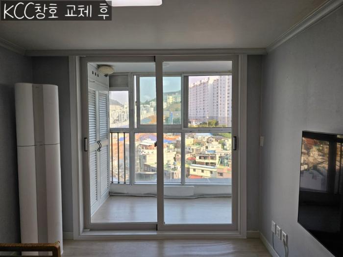 양중 불가로 포기했던 외부창 대신 선택한 내부창 현장조립 교체 | 부산 대림문현시티프라자