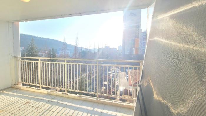KCC 창호 뉴프라임 140 발코니 단창보다 먼저 확인한 발코니의 끝선