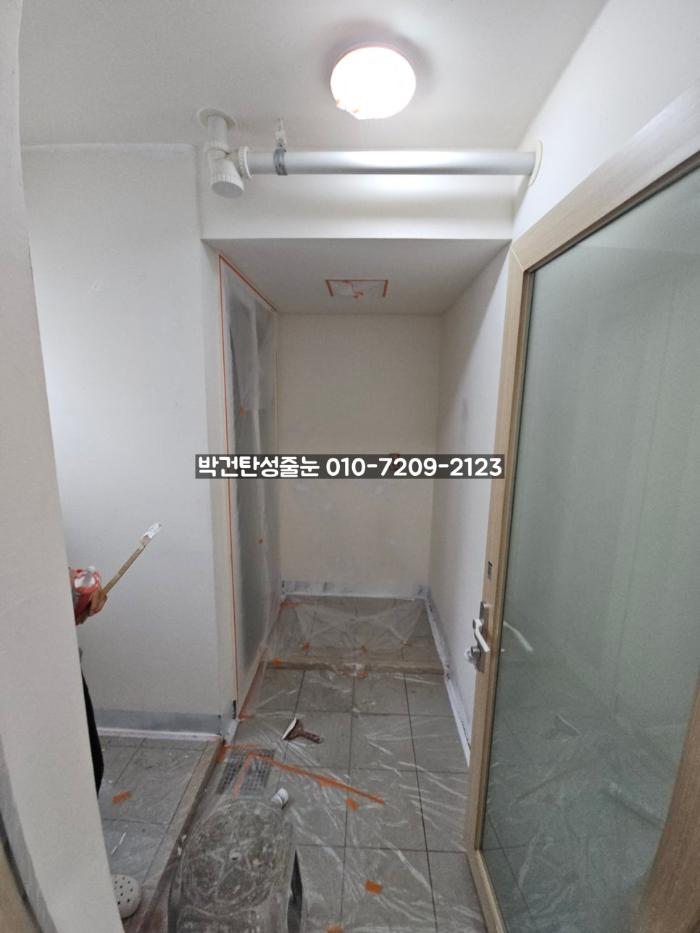 무펄 흑진주 컬러로 차분하게 가라앉힌 베란다 벽면 | 진주 중흥S클래스더프라임