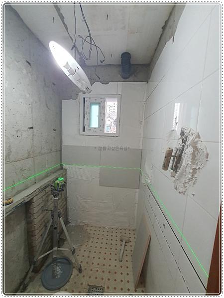 시공에 사용되는 수공구들의 배치