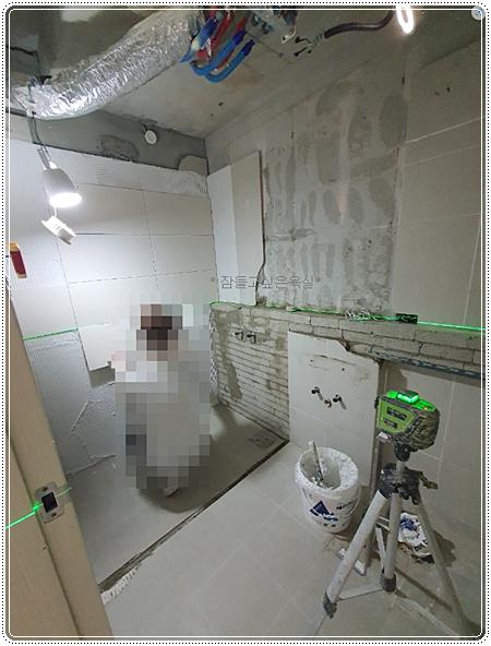 시공에 사용된 수공구와 자재들
