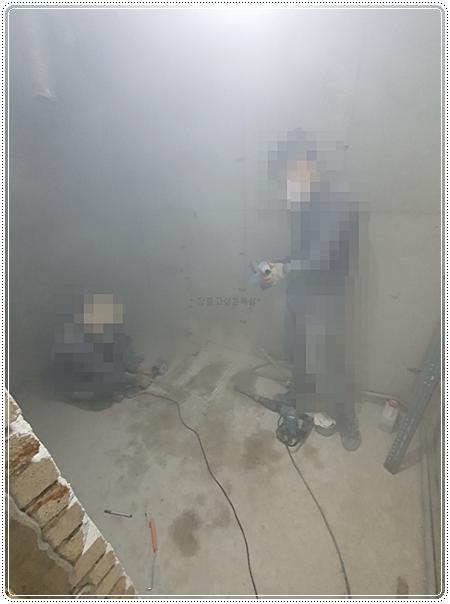 시공 과정 중 사용되는 수공구들의 모습