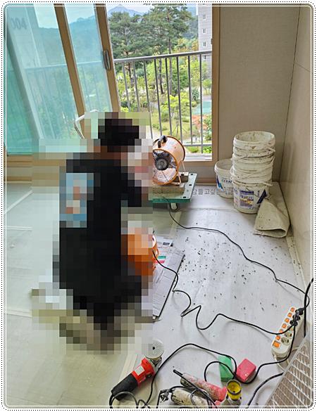 시공 과정에서 활용되는 수공구의 모습