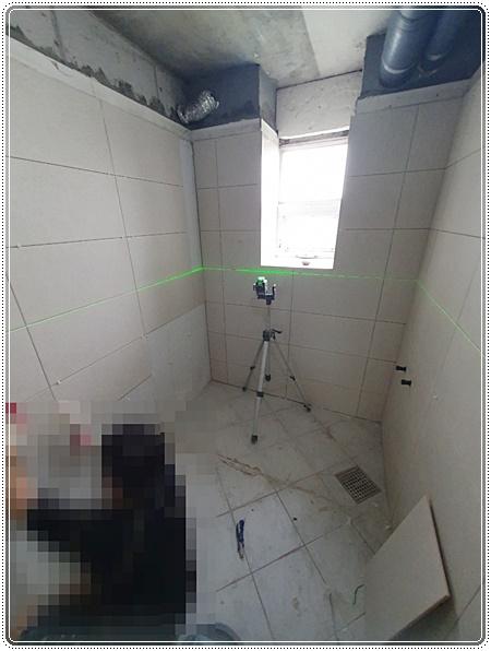 정밀한 수평 작업을 위해 사용하는 시공 도구들