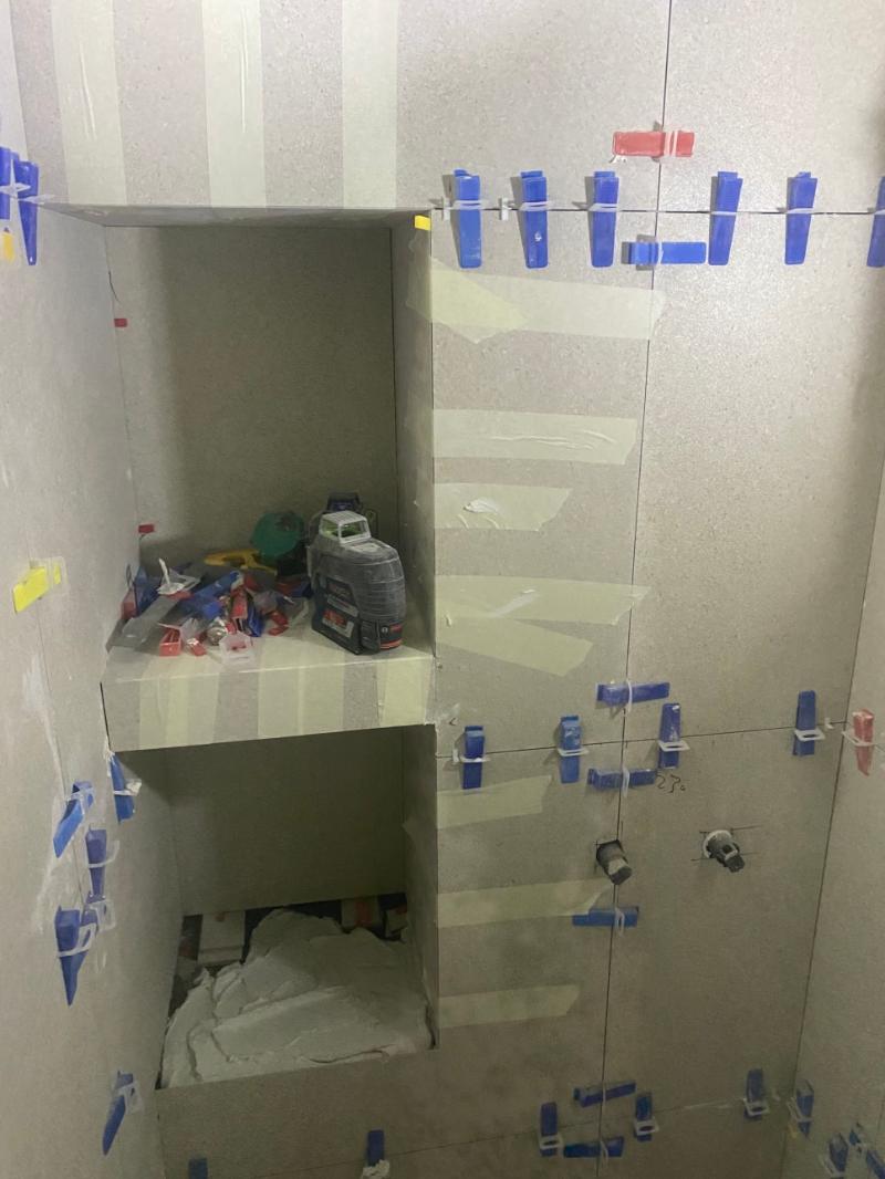접착제 카트리지를 이용한 틈새 충진 작업