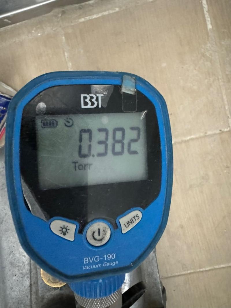0.382 Torr가 표시된 B3T BVG-190 진공계기
