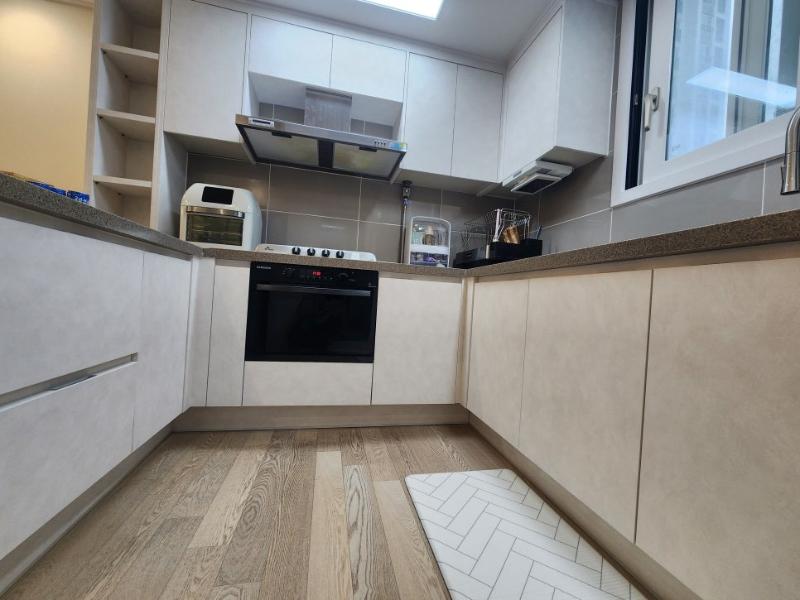 삼성 3700번으로 마감한 베이지 톤 주방