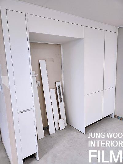반사광이 확인되는 수납장 최종 단계