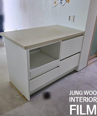 불투명 도어 패널의 밀착 상태를 확인하는 과정