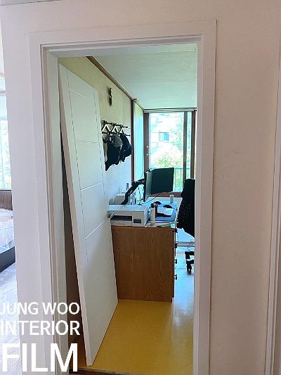 불투명 도어 패널과 수납장의 경계면 작업