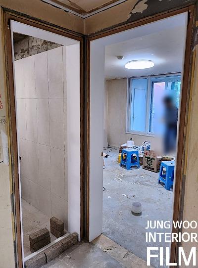 창문 주변의 시공 전 모습