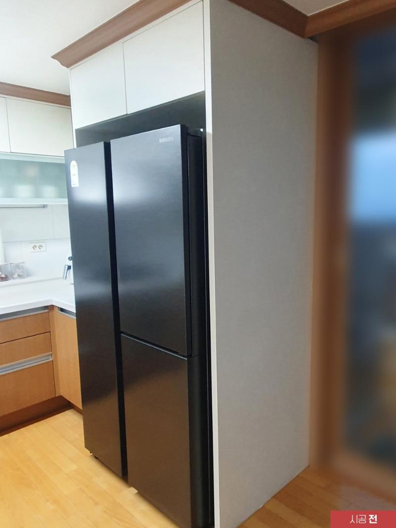 시트지가 들떠 있던 시공 전 수납장 모습
