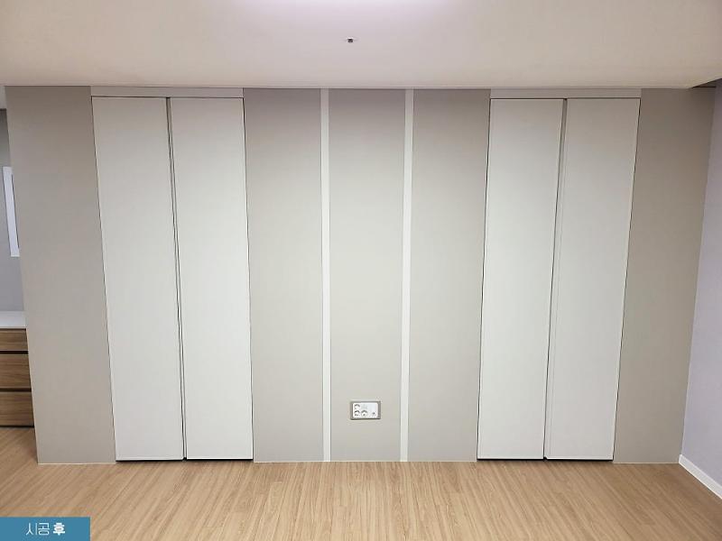 삼성인테리어필름 SG1197이 지운 짙은 우드의 무게감 사진