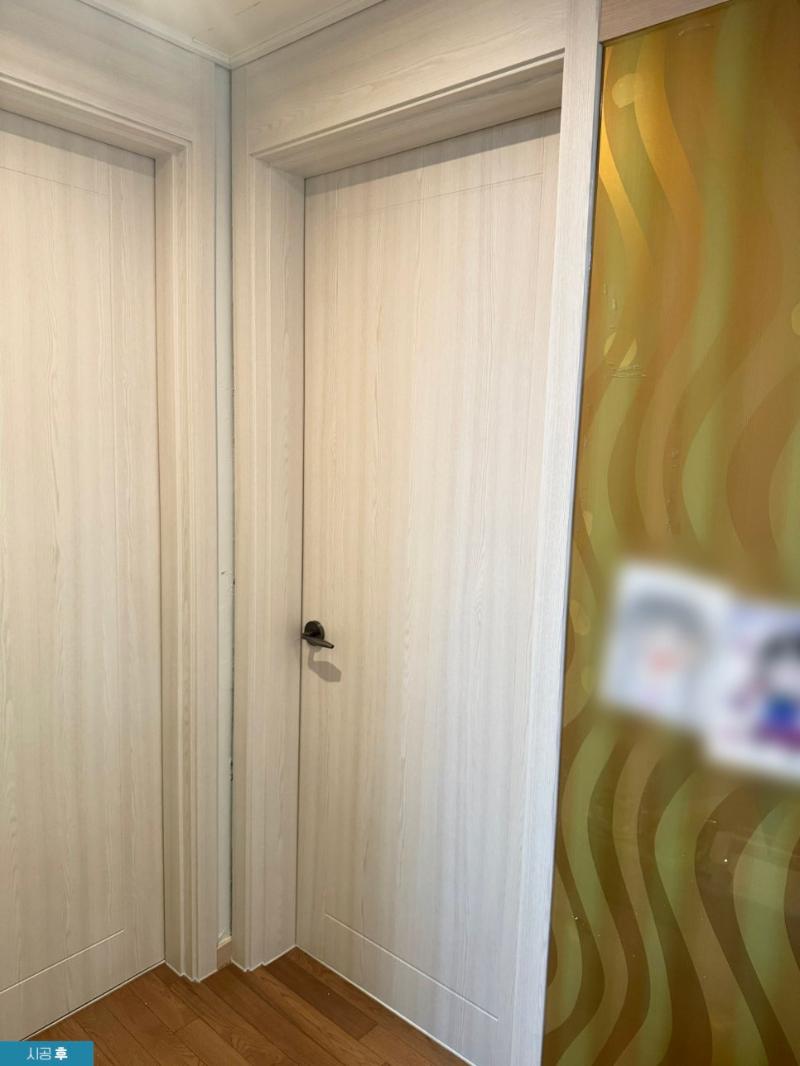들뜨고 까진 멤브레인 도어를 삼성필름 SG81로 리폼한 양평 벽산블루밍1단지 사진