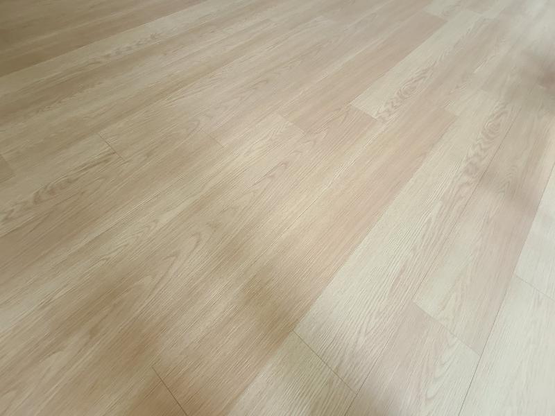 노바마루 블랙라벨 벨라오크의 표면 패턴 근접샷
