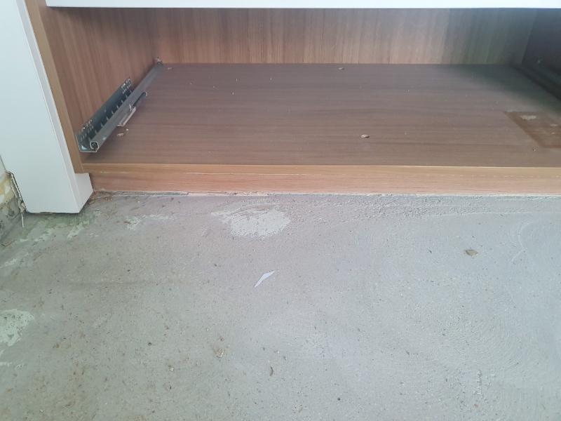 수납장 하단 바닥 평탄화 작업