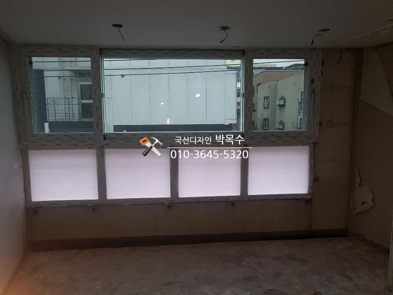 창 사이즈를 줄여 픽스창 위쪽까지 채운 단열 공사 | 청담 e편한세상 사진