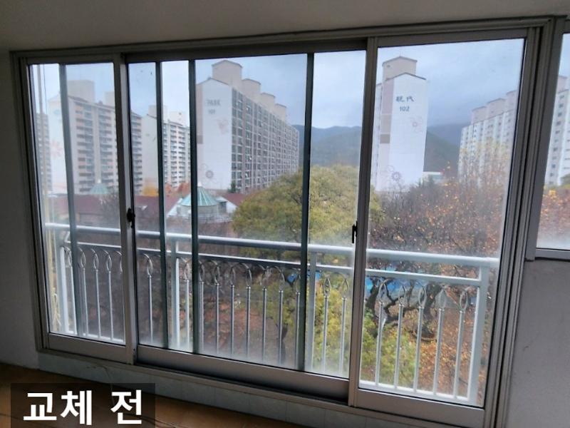 새 프레임을 안착시키는 시공 과정