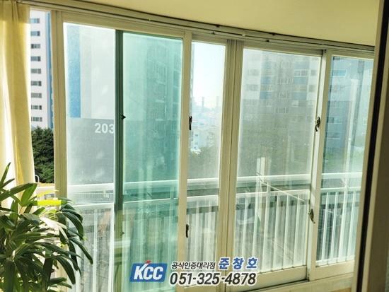 25년 된 노후 창호의 누수와 단열 문제를 해결한 KCC 뉴프라임 140 교체 | 부산 사하구 감천 유림 1차 아파트 사진